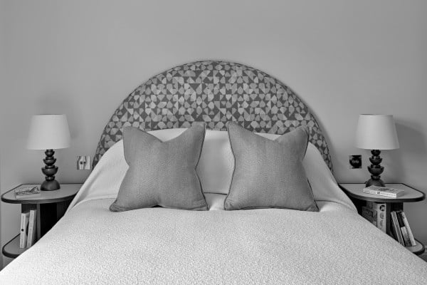 Rounded-headboard